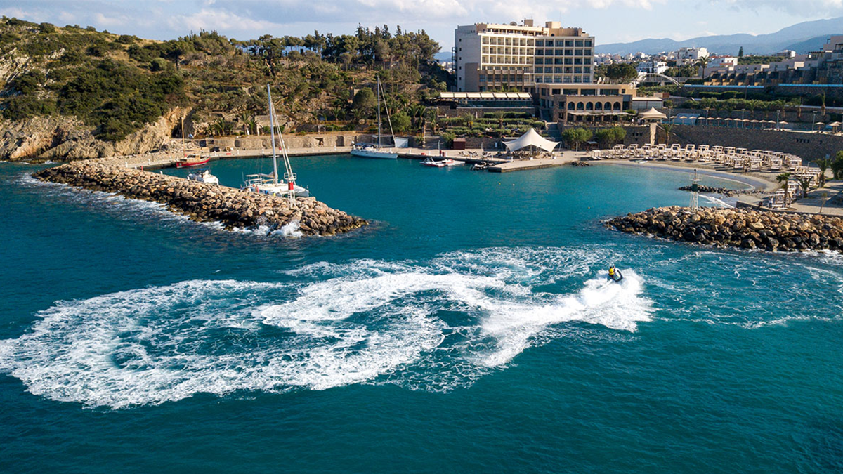 Zeus Eleva Mirabello Bay